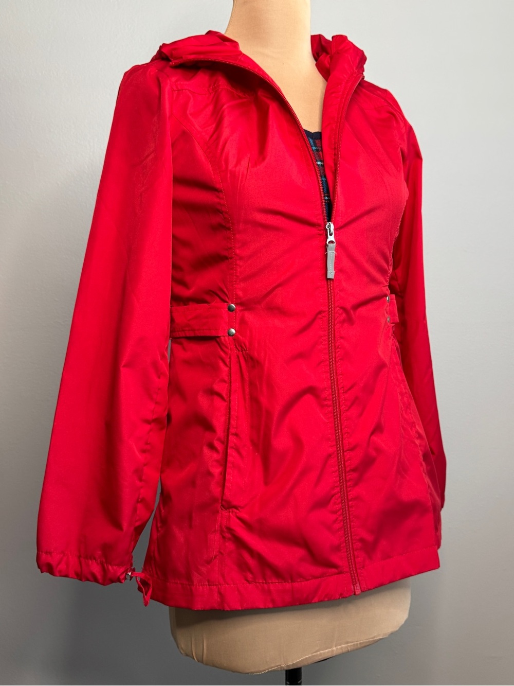 Jones New York Red Lightweight Hooded Jacket Raincoat Zipper Zip Pockets Size XS